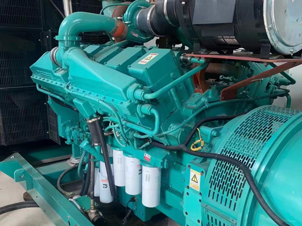 武威更换100kW柴油发电机组机油时，需要注意哪些事项？